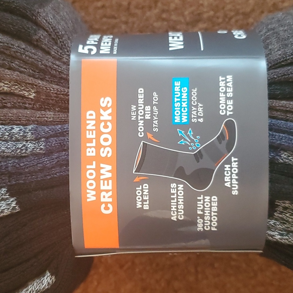 Weatherproof outdoor crew socks